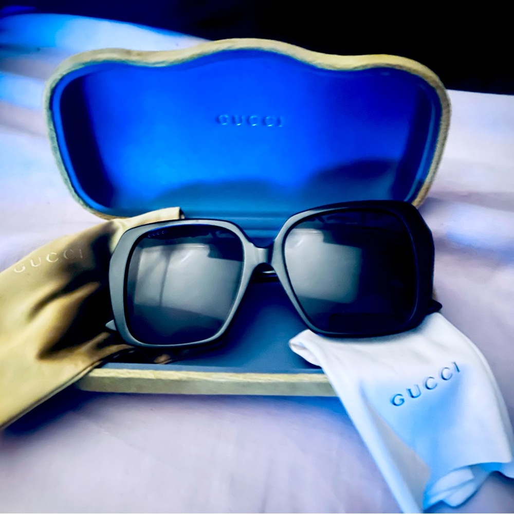 GUCCI GG0533SA 001 Square Black Shiny Black Grey 56 mm Women's Sunglasses EUC